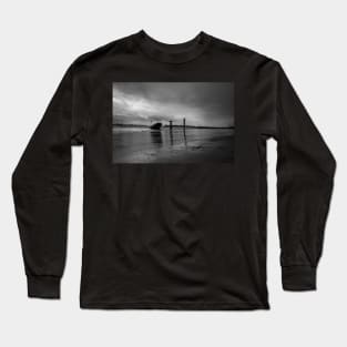 Elbe beach black and white Long Sleeve T-Shirt